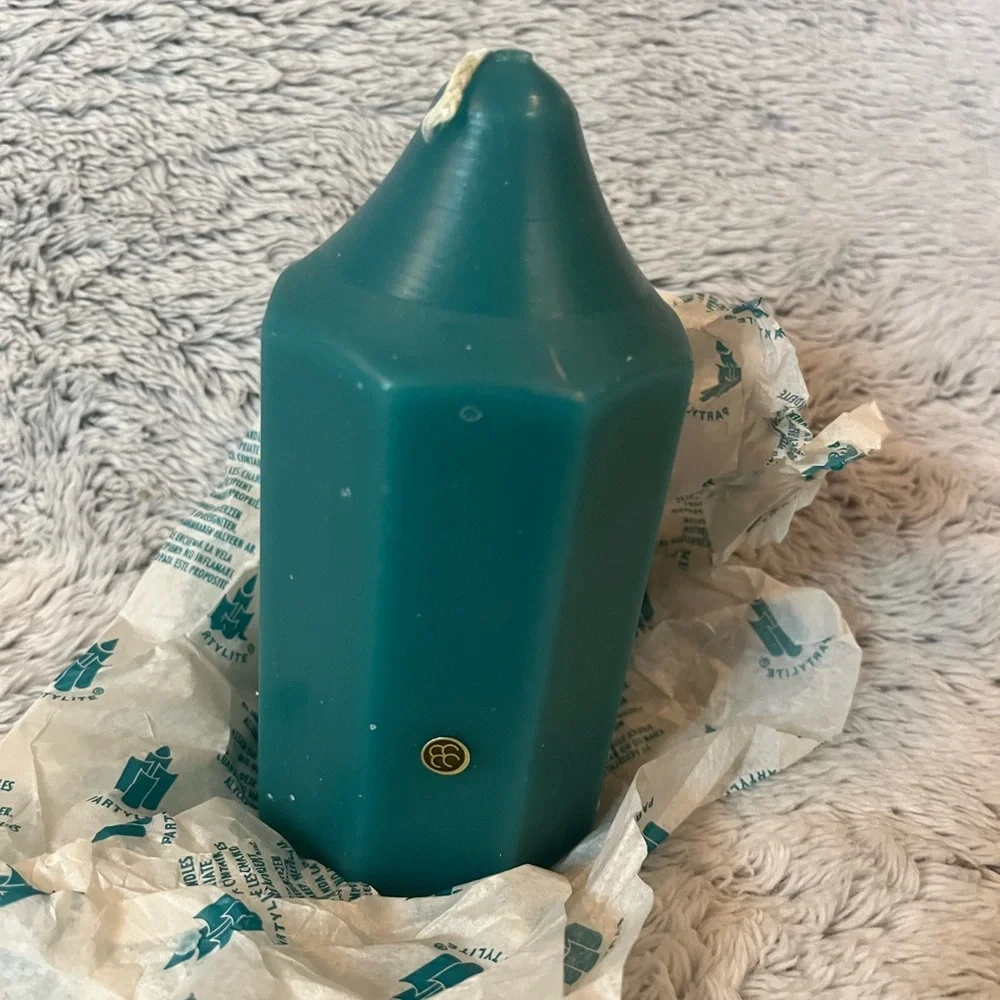 Partylite Pillar Candle Spinnaker Teal S0555 2.5”x5.5”